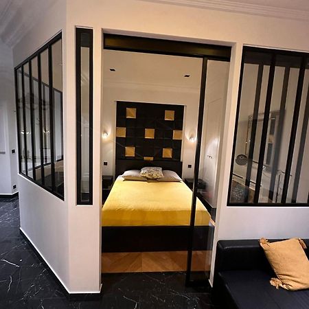 Appartement cosy sur les Champs-Elysées París Exterior foto